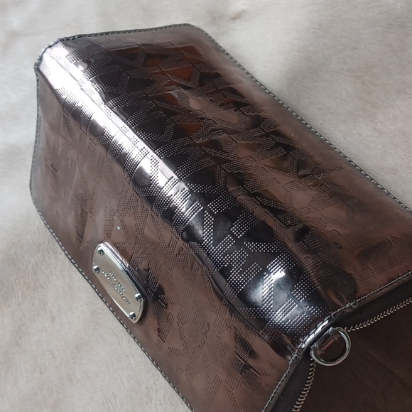 Michael Kors  wallet - Picture 15 of 16